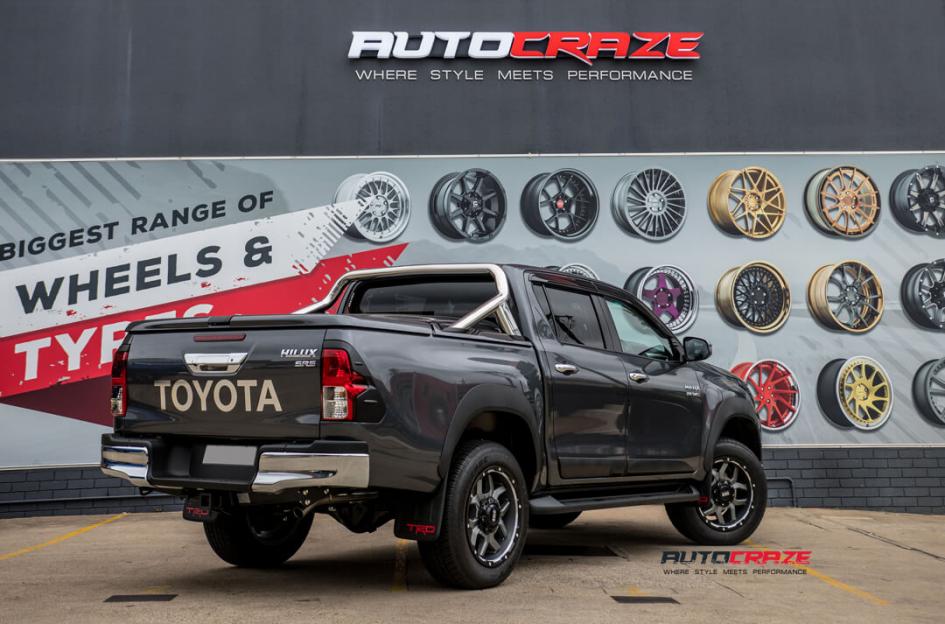 TOYOTA HILUX N80 4WD GD07 MATTE BLACK MILLED